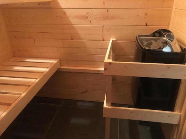Le Spa Est Dans Le Pre Trigueres Eksteriør bilde
